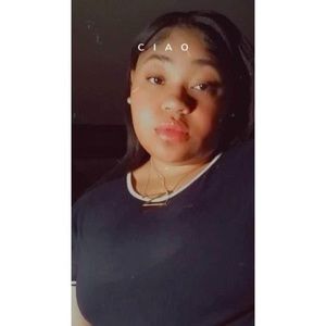 Meet your Posher, Malia